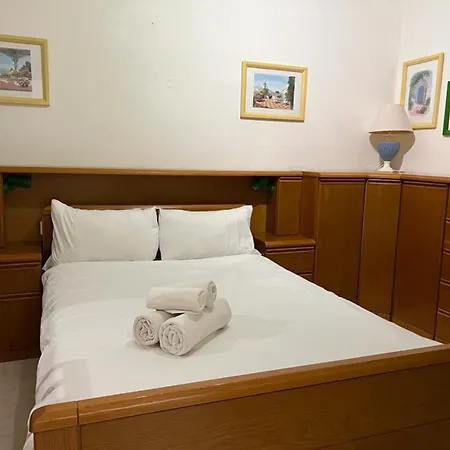 Apartment Seafront In Gozo, - Happy Marsalforn