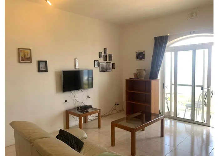 Seafront In Gozo, - Happy Apartamento *