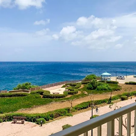 Apartman Seafront In Gozo, - Happy