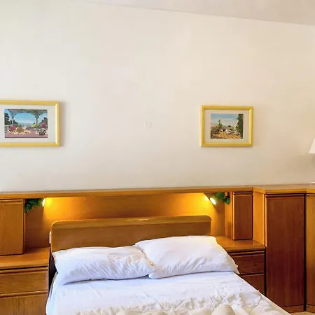 Seafront In Gozo, - Happy Apartment *