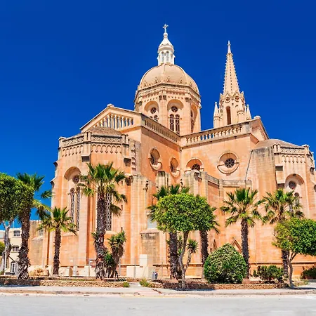 Apartment Seafront In Gozo, - Happy Marsalforn