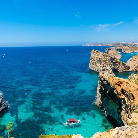Apartment Seafront In Gozo, - Happy *
